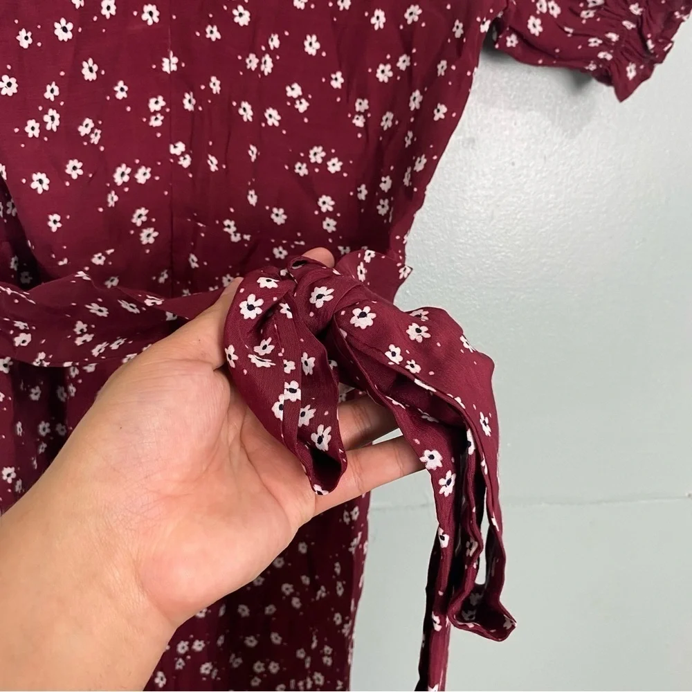 Faithfull The Brand Bonnie Jumpsuit V Neck Red Floral Daisy Short Sleeve Sz 4‎